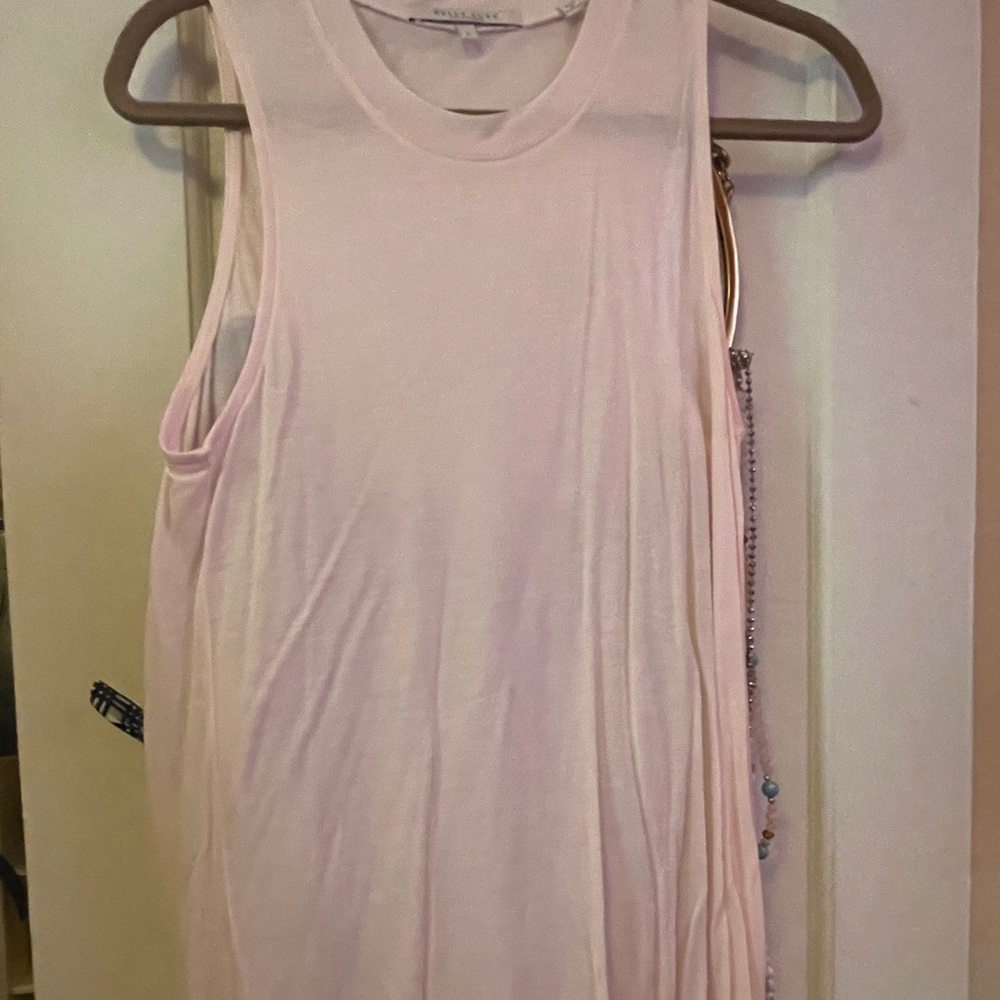 Bella Luxx sleeveless T-shirt, size L
